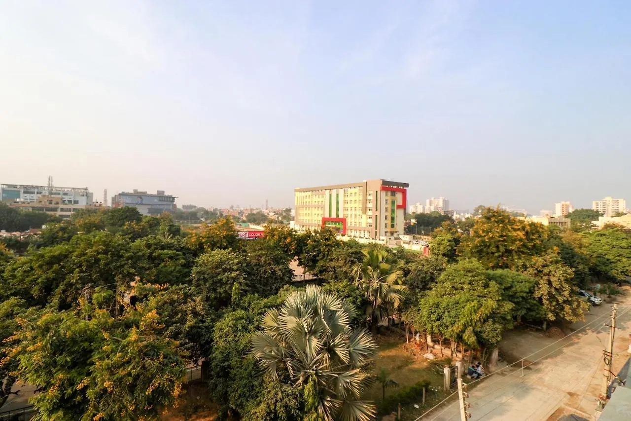 Fabhotel The Glory Gurgaon 3*,